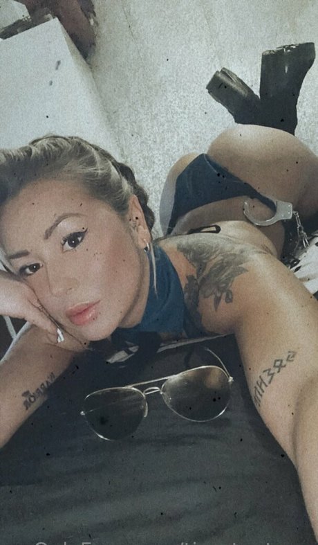 tigertantrum model nude pics
