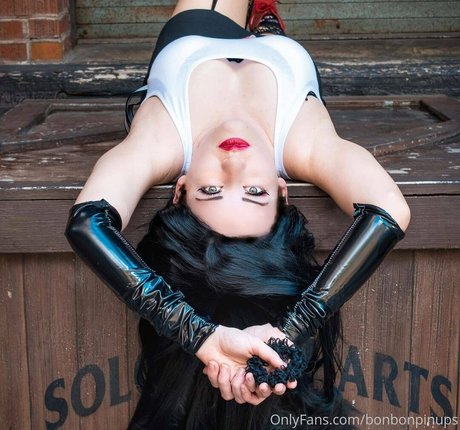 Bonbonpinups hot star image