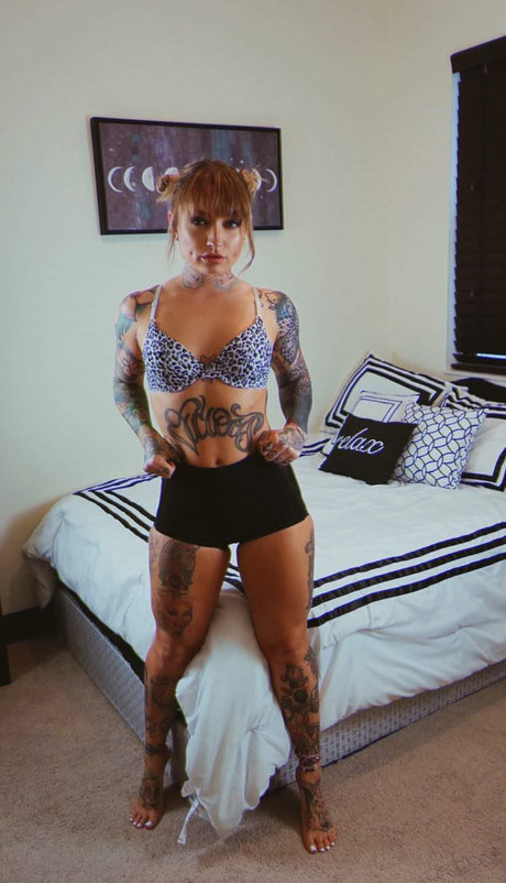 Vany Vicious exclusive pornstar photos