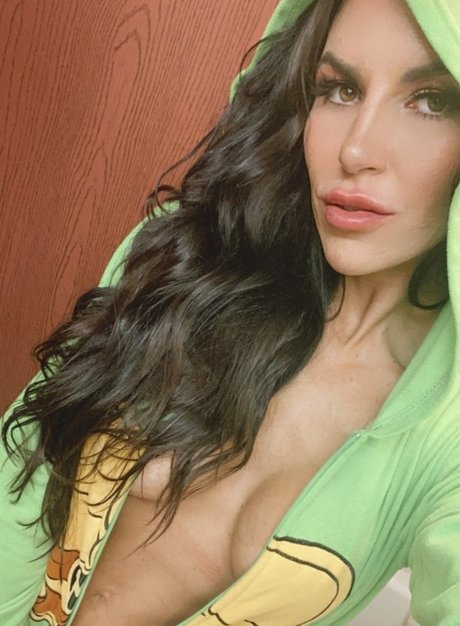 Robbie Hanna star nudes pics