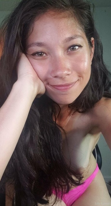 LilyKawaii exclusive star pic
