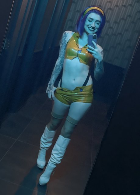 Poisonne pornographic actress image
