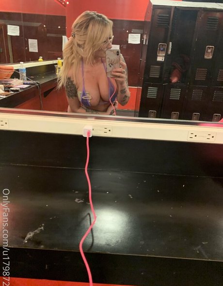 sailormeggiemoo sexy star photo
