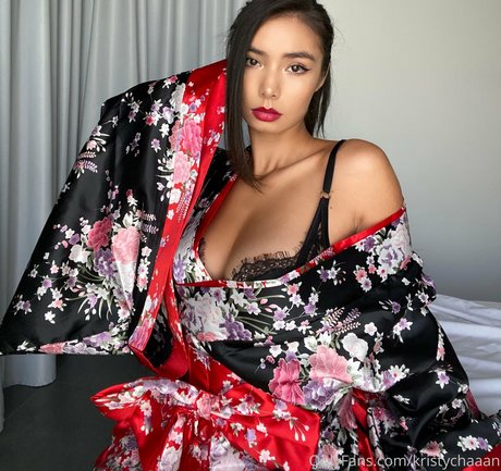 Kristy Chan model sexy photos