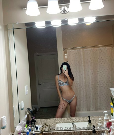 Lilsquirtz pornstar beautiful gallery