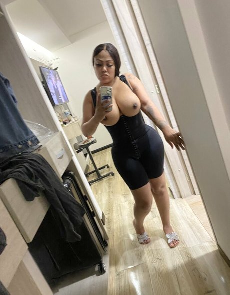 Lacey Duvalle model hd image