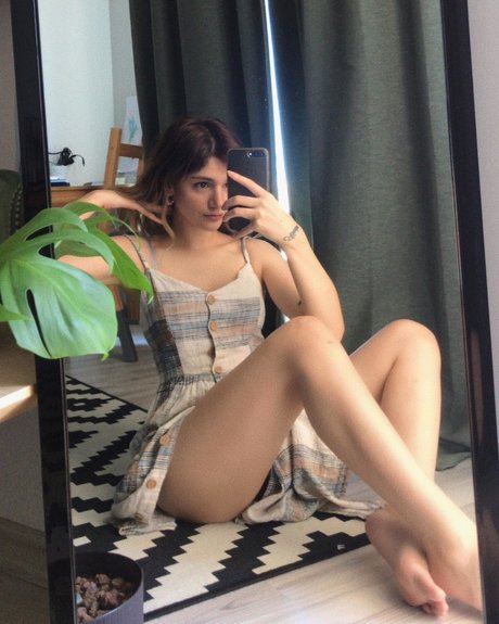 Buse yilmaz star photos