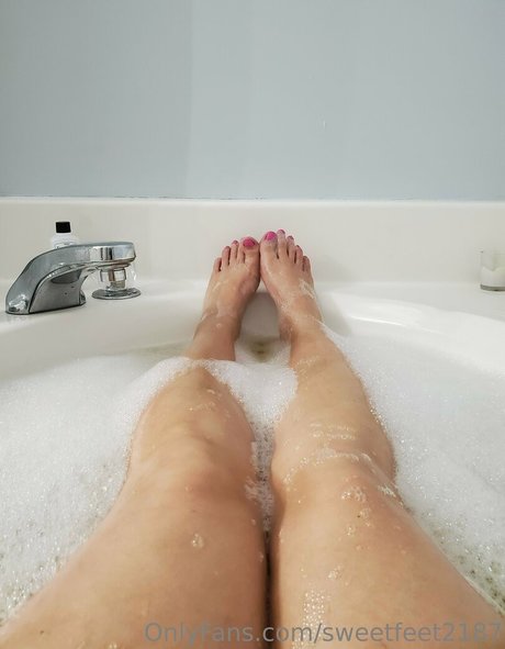 sweetfeet2187 model free photo