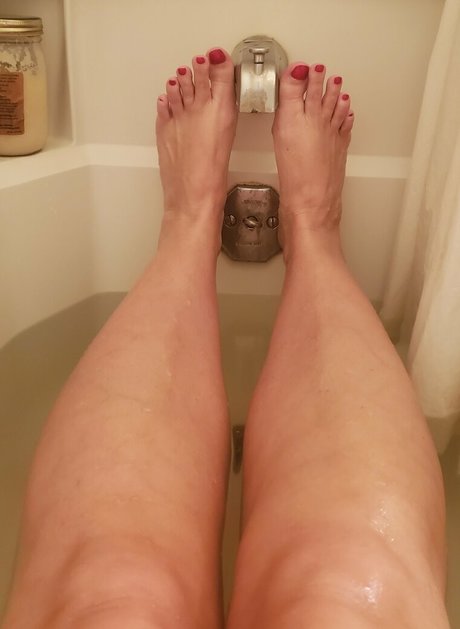 sweetfeet2187 hot actress picture