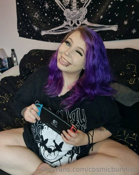 Cosmicbunnixo nude actress photos