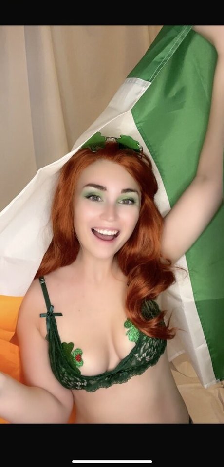 Ashton Birdie sexy star gallery