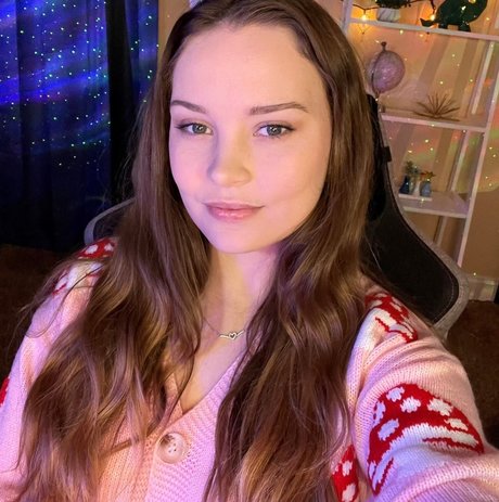 ASMR Darling model high quality picture