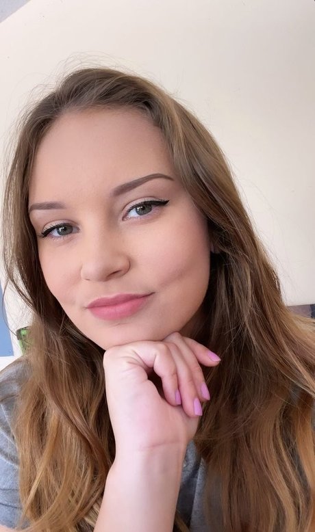 ASMR Darling nudes model image