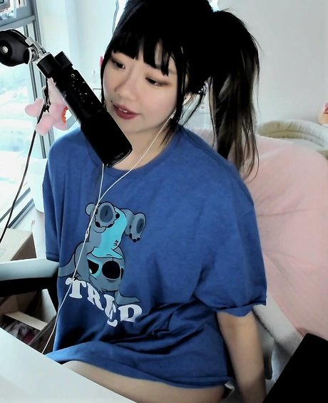 igumdrop sex model photos