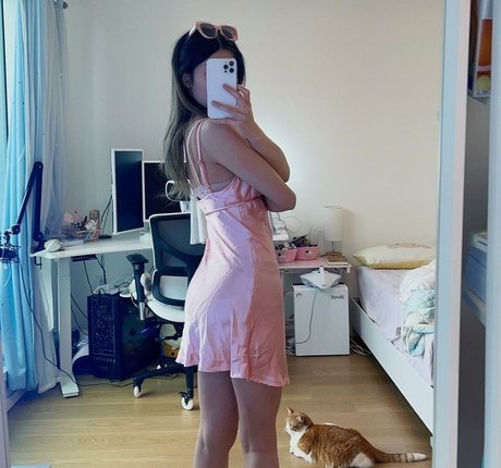 igumdrop model nude picture