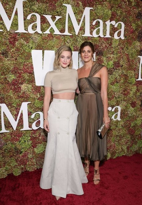Lili Reinhart model hd galleries