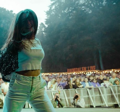 Sigrid star high quality pics