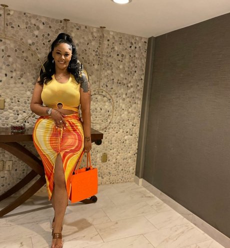Nunu Nellz exclusive star galleries