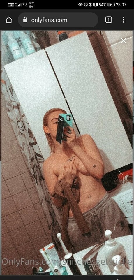 snitchesgetstiches pornstar nudes photo