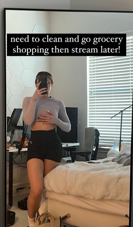 Leoniemontybtw xxx actress gallery