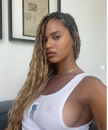Juliana Nalu model free pic