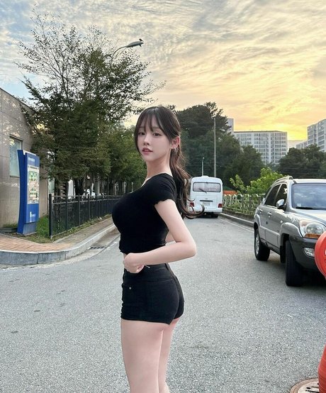 woohankyung nude model pic