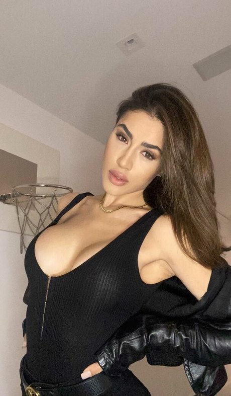 Alexia Inguanzo top model images