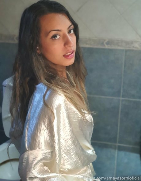 amayasornioficial star sexy image