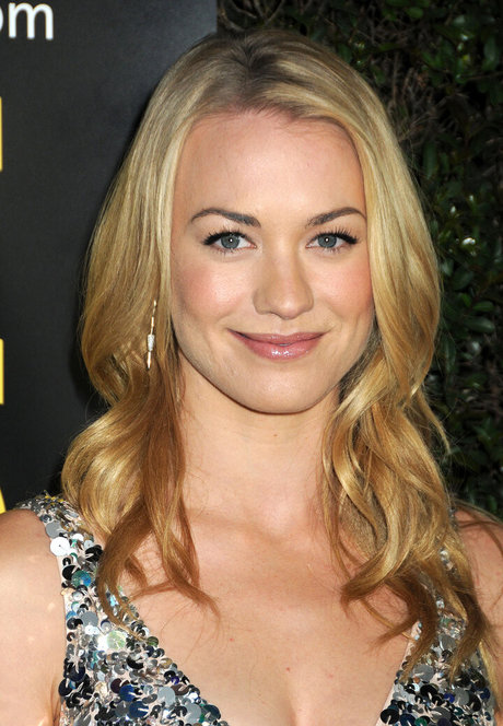 Yvonne Strahovski star hot picture