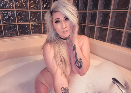 Lindsay Elyse perfect actress photo
