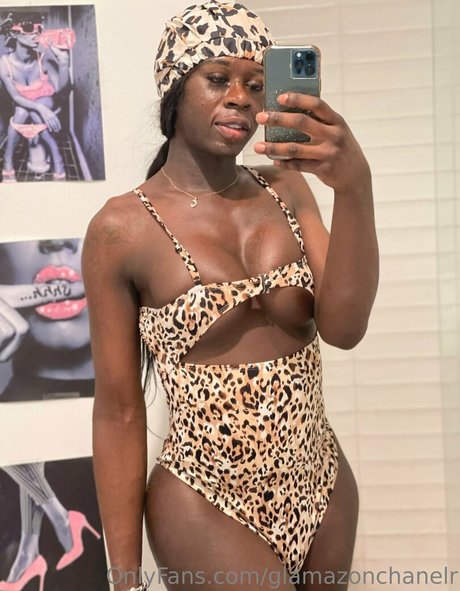 glamazonchanelr star nude images