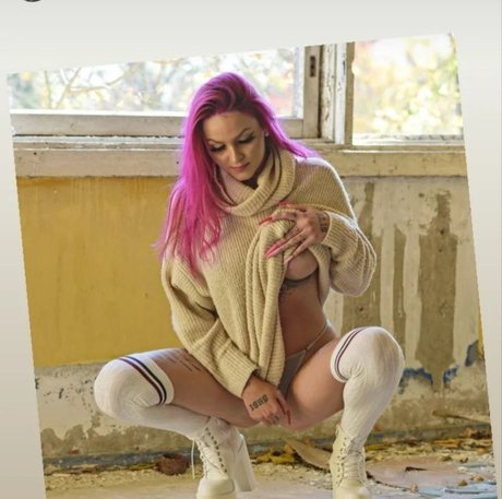 Dzsenifer Vajai porn star picture