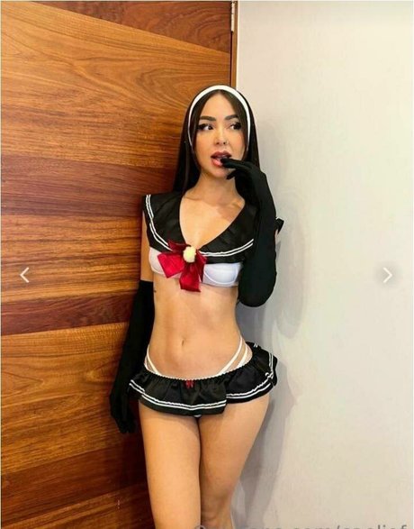 Caelike naked pornstar pictures