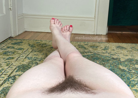mechanicalhymen model porn picture