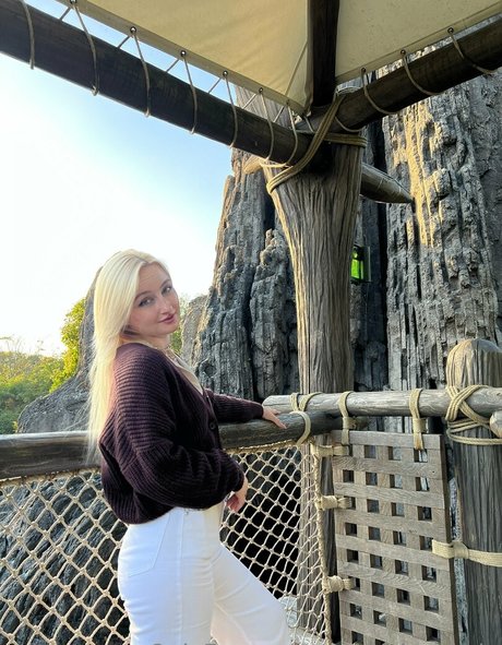 valeryjonesvip star erotic galleries