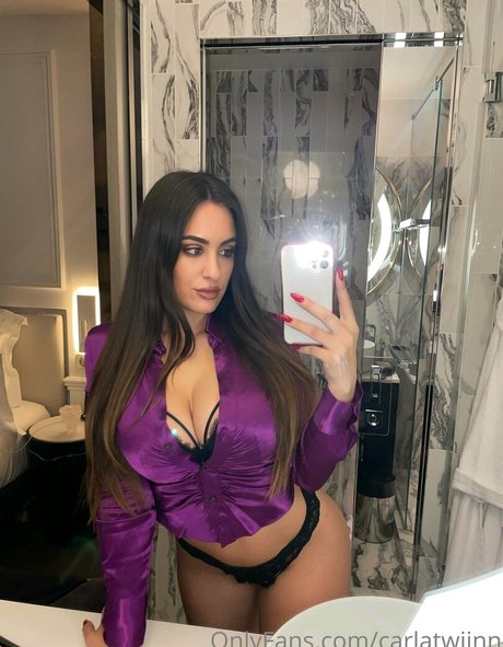 Carla Twin pornstar nudes pics