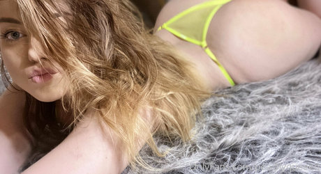 peachyqueeen pornstar best pictures
