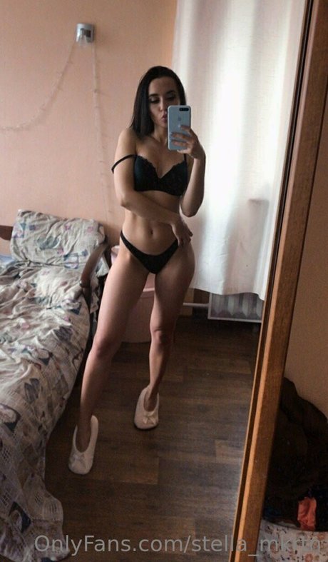 stella mkrtn naked model picture