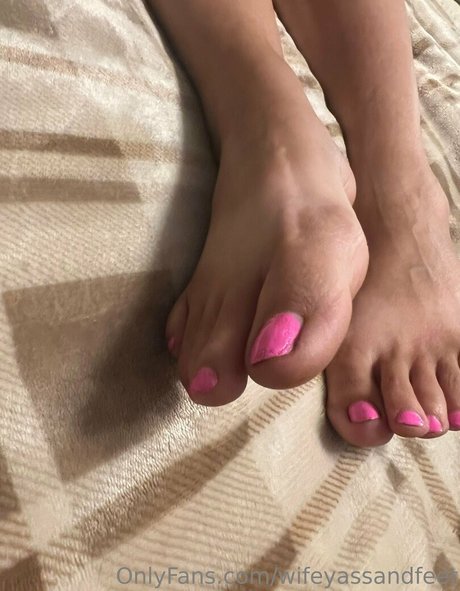 wifeyassandfeet nude star pics