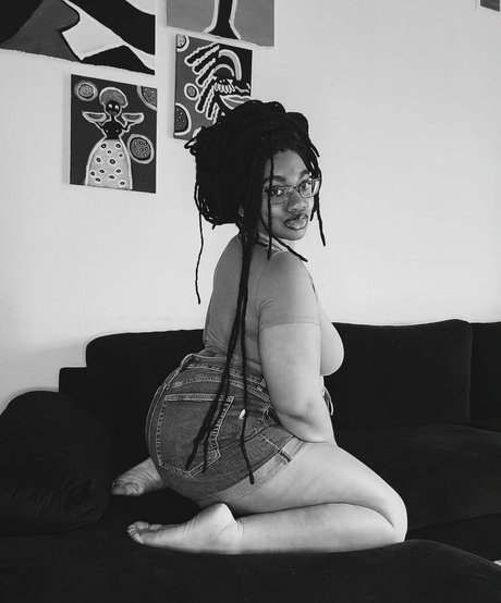 Locked Honey Princess model art archive