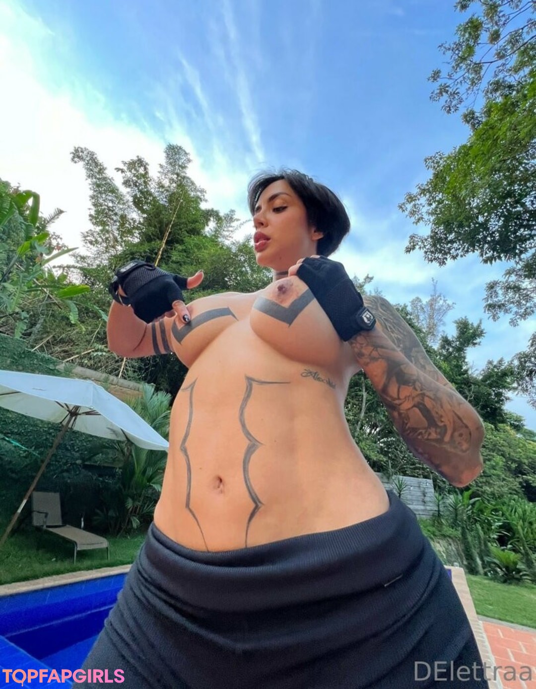 DElettraa perfect pornstar archive