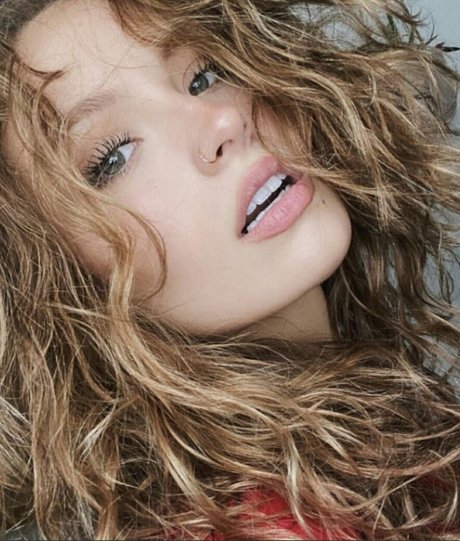 Miahandley perfect pornstar picture