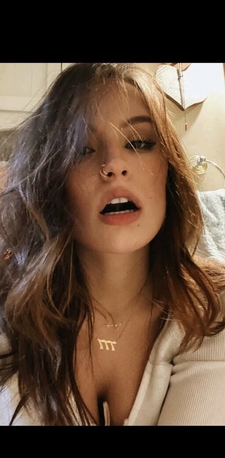 Miahandley pornstar nudes pic