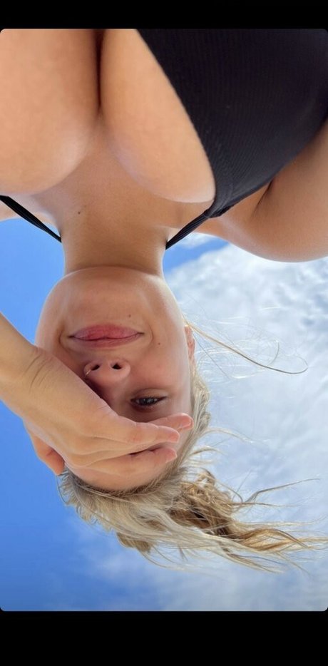 Miahandley star porn images