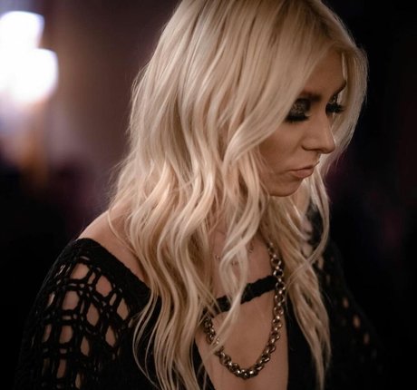 Taylor Momsen pornstar high quality gallery