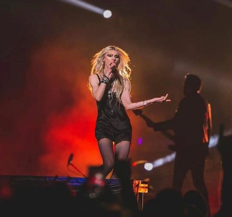 Taylor Momsen pornstar pretty gallery