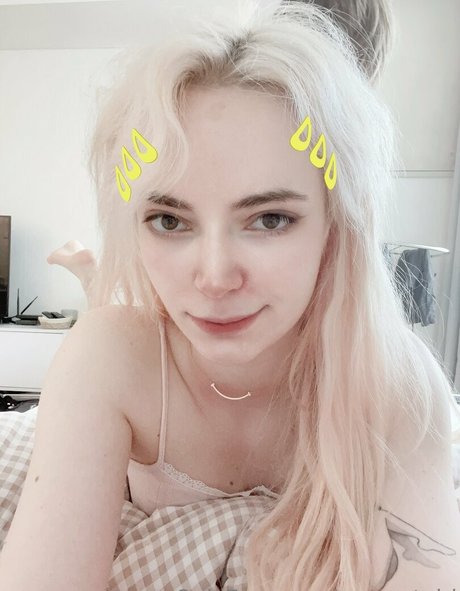 eurocatgirl model naked img