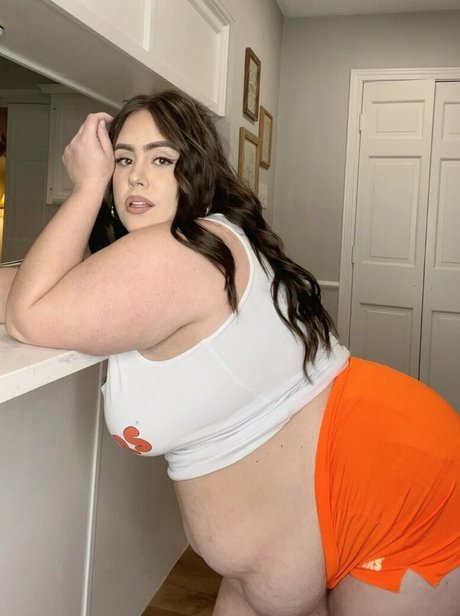thickhungryhoney pretty actress photo