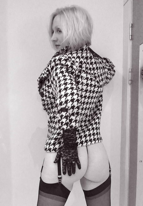Mrs S Stockings pornstar photo