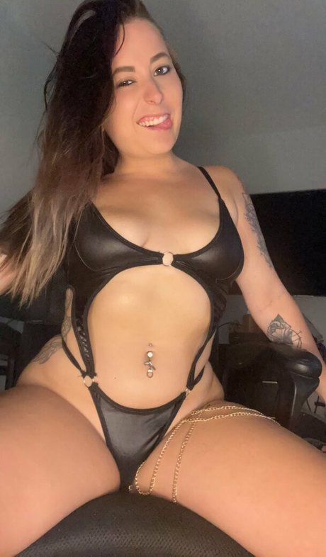 Casey Likes To Trip top pornstar pic